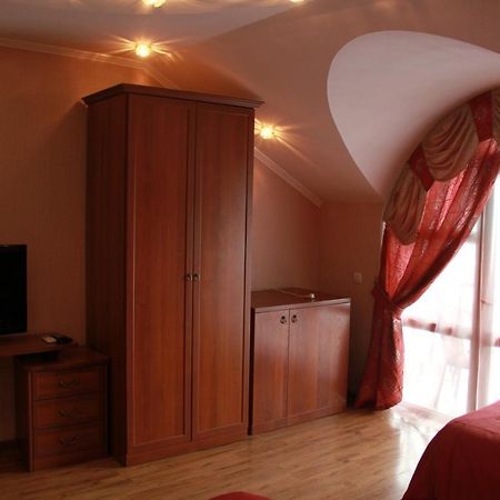 Kristall Hotel Бостері Екстер'єр фото