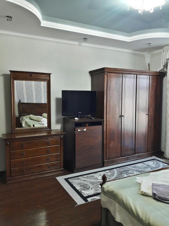 Kristall Hotel Бостері Екстер'єр фото