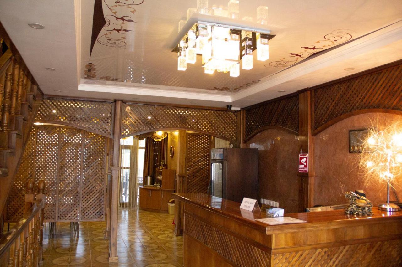 Kristall Hotel Бостері Екстер'єр фото