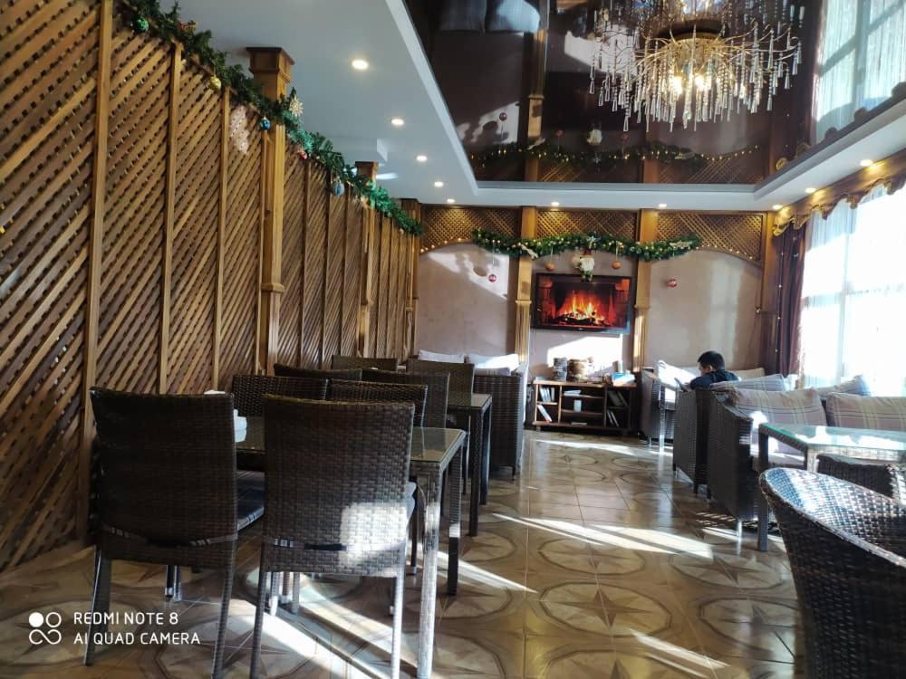 Kristall Hotel Бостері Екстер'єр фото