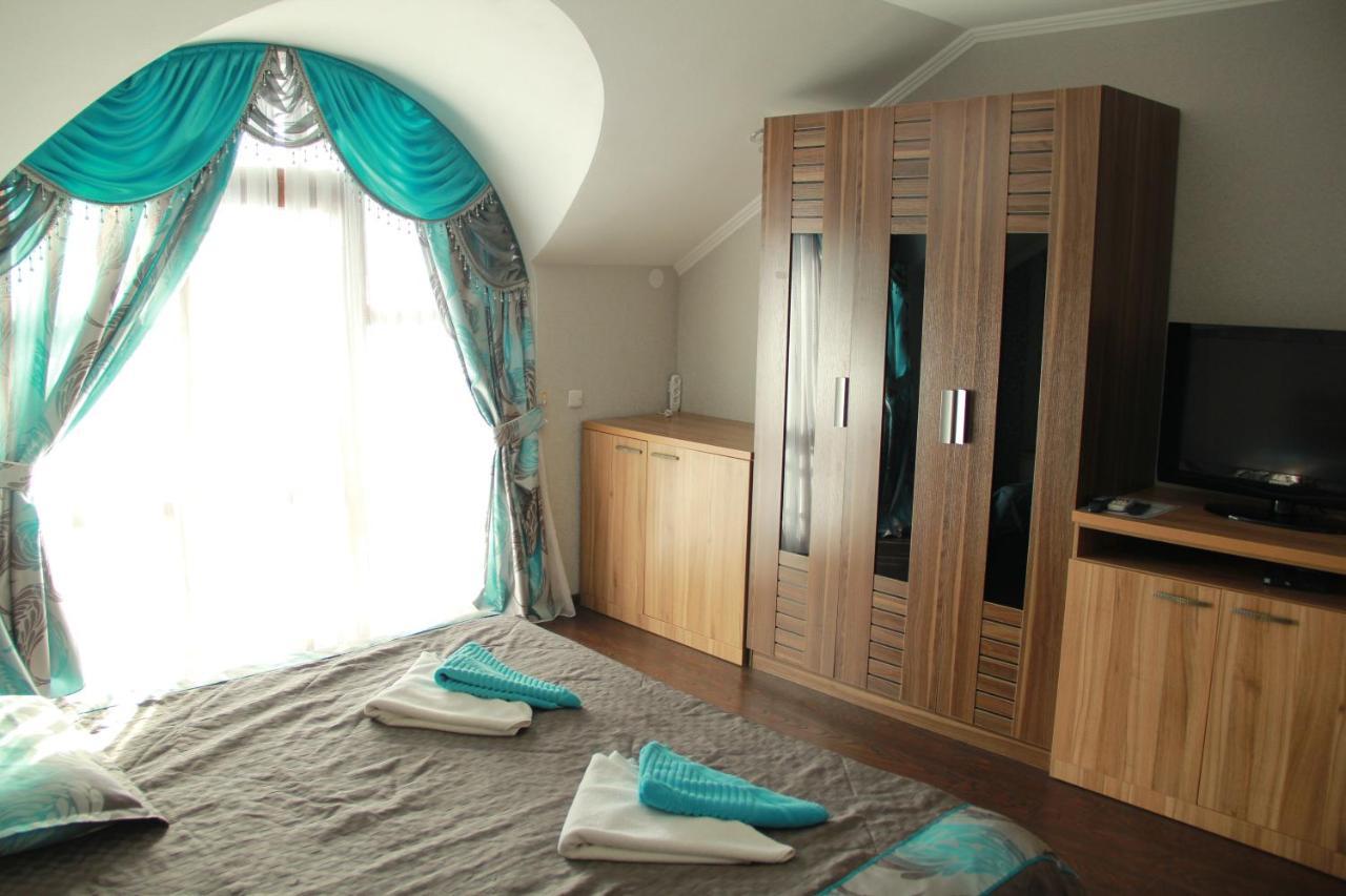 Kristall Hotel Бостері Екстер'єр фото