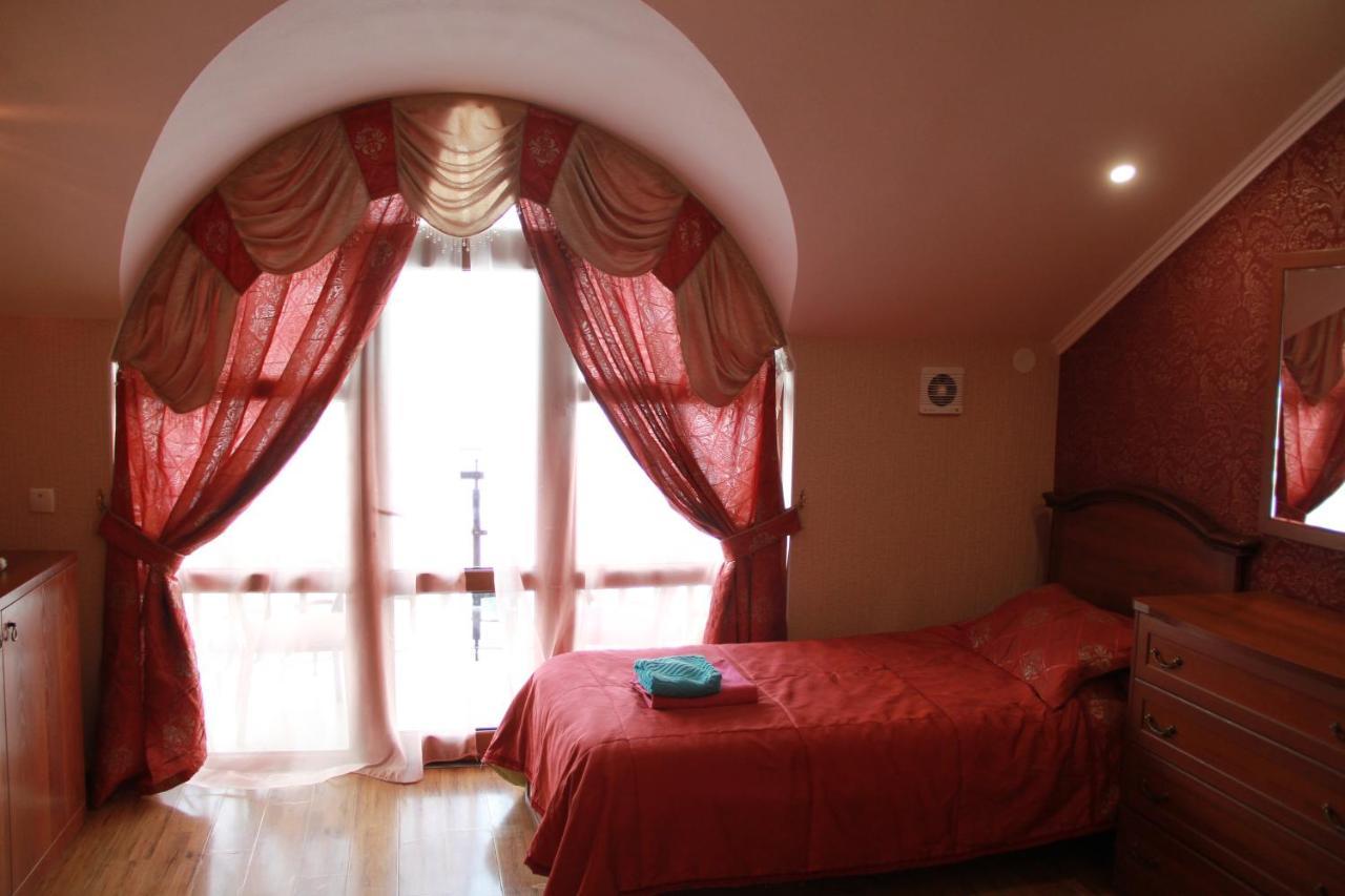 Kristall Hotel Бостері Екстер'єр фото