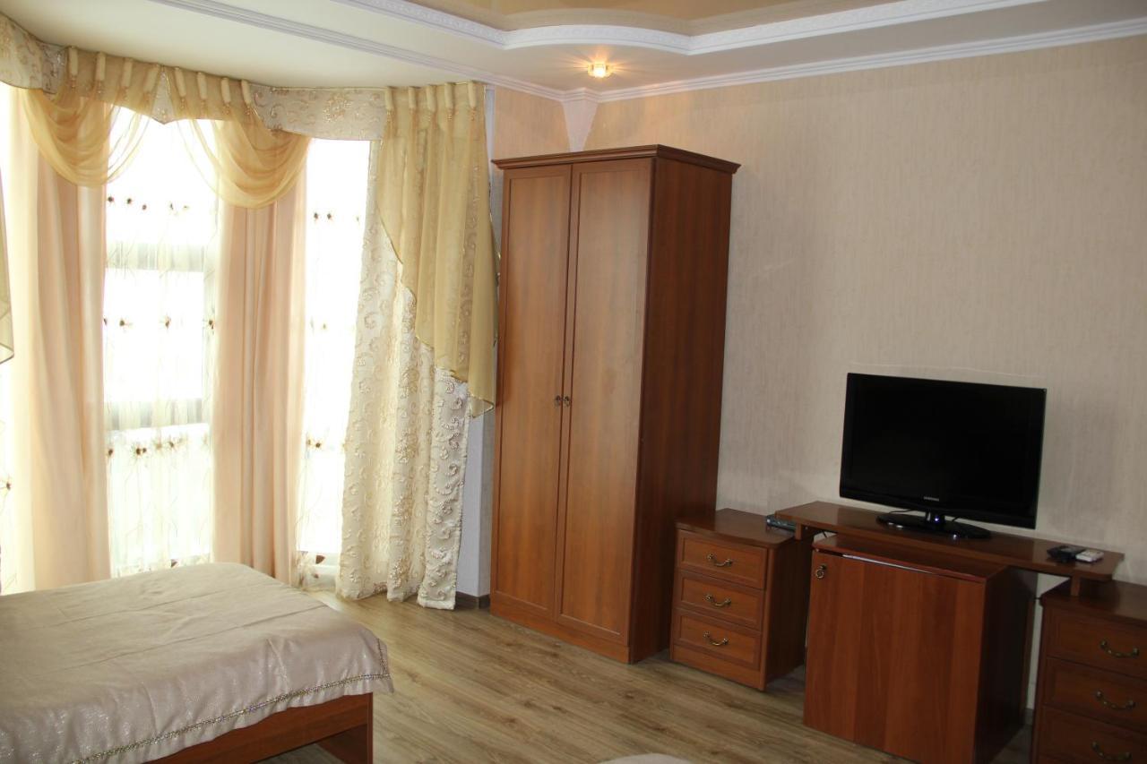 Kristall Hotel Бостері Екстер'єр фото
