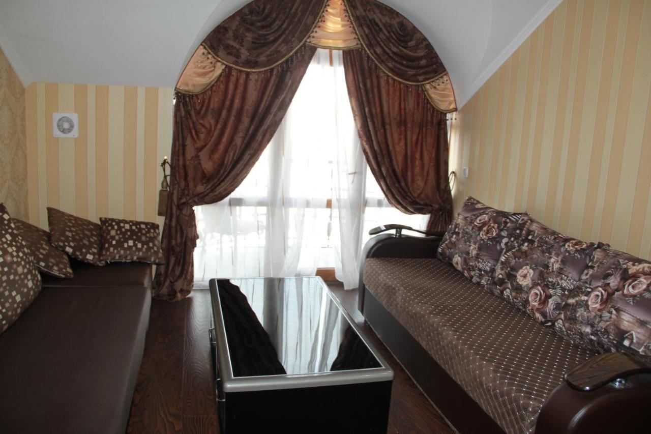 Kristall Hotel Бостері Екстер'єр фото