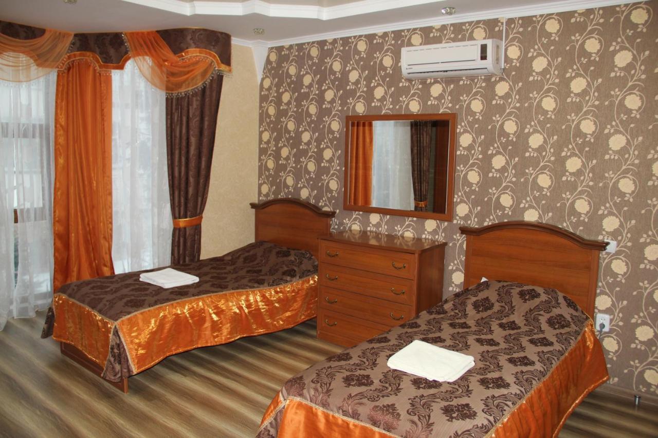 Kristall Hotel Бостері Екстер'єр фото