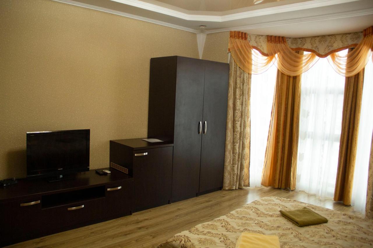 Kristall Hotel Бостері Екстер'єр фото