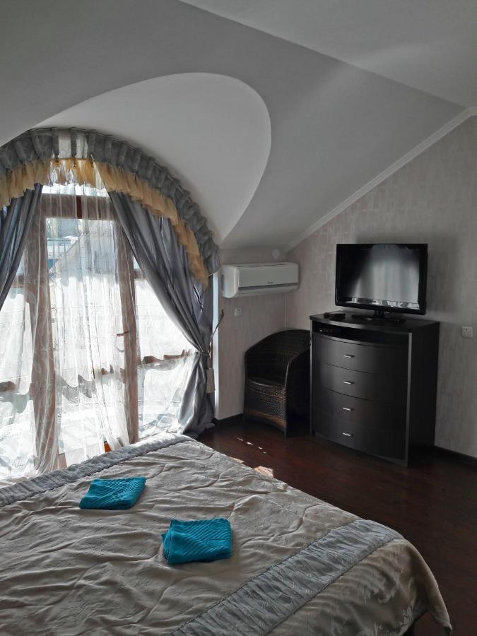 Kristall Hotel Бостері Екстер'єр фото
