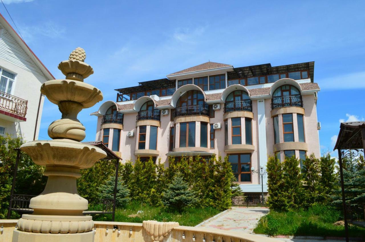 Kristall Hotel Бостері Екстер'єр фото