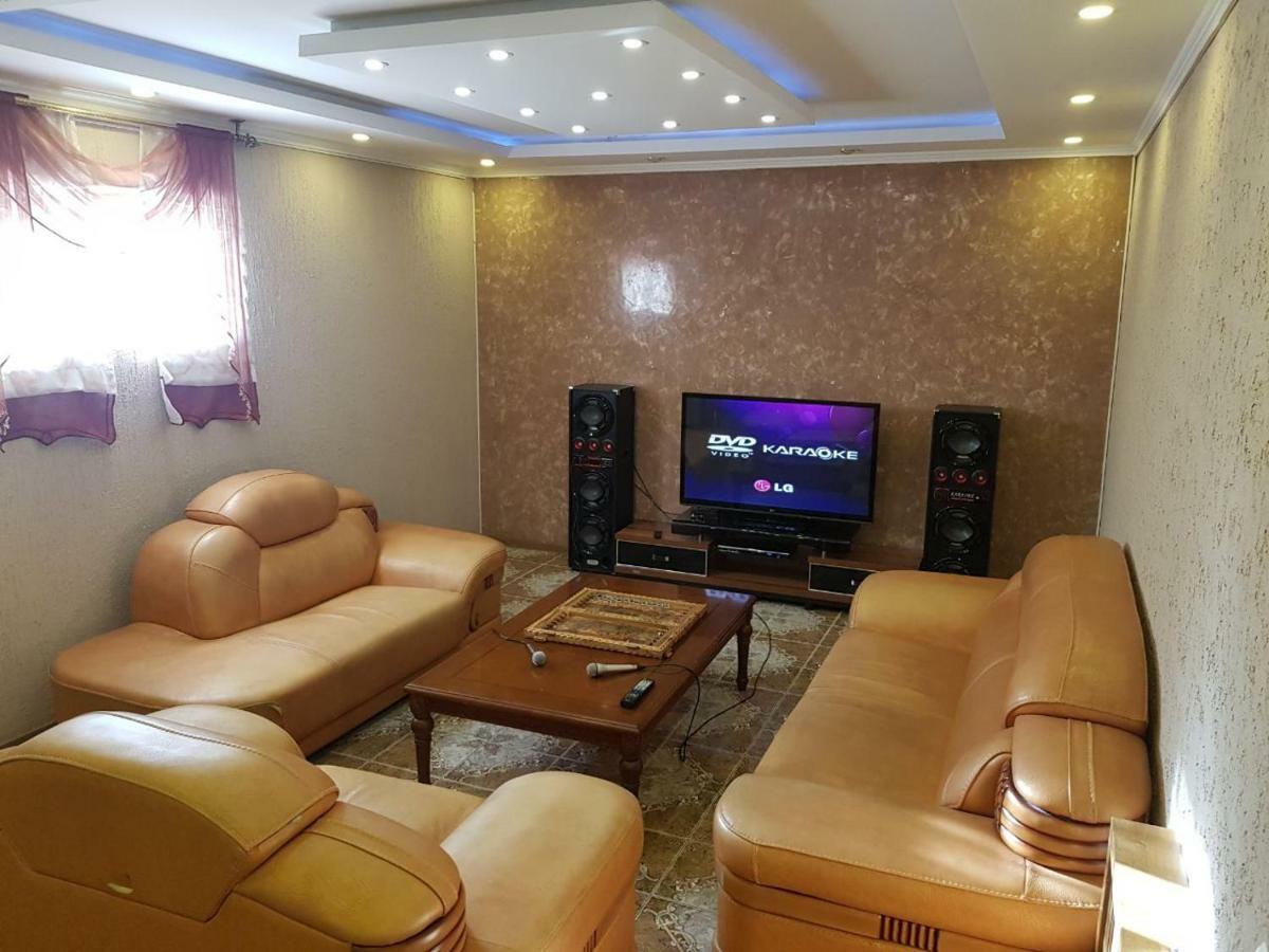 Kristall Hotel Бостері Екстер'єр фото