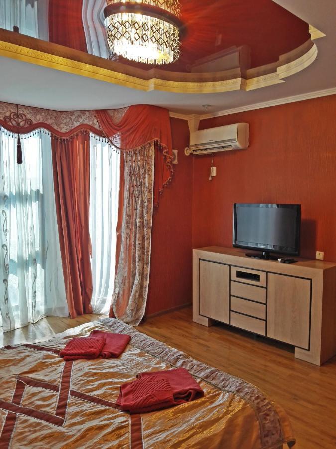 Kristall Hotel Бостері Екстер'єр фото